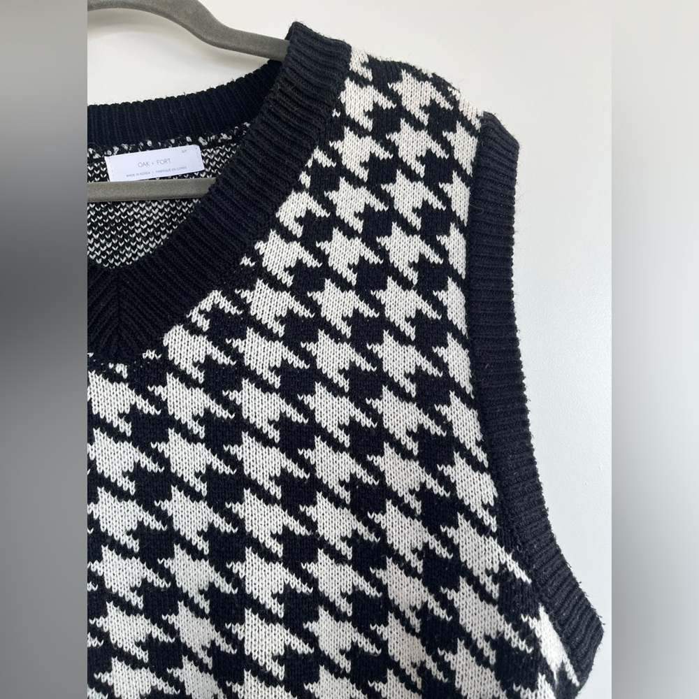 Black and White Oak & Fort Sweater Vest - Picture 5 of 8